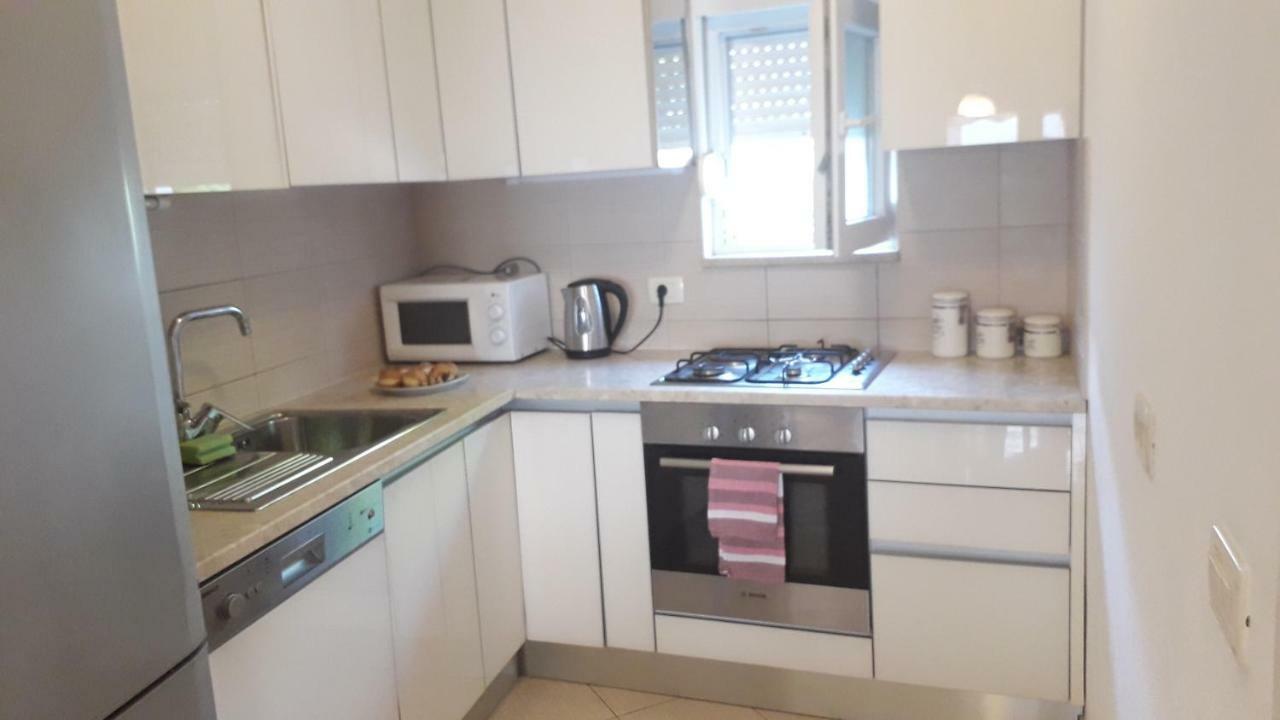 Apartmani Zilic Dugi Rat Exterior photo