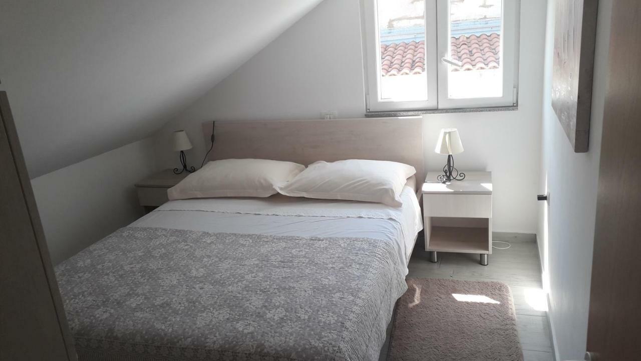 Apartmani Zilic Dugi Rat Exterior photo