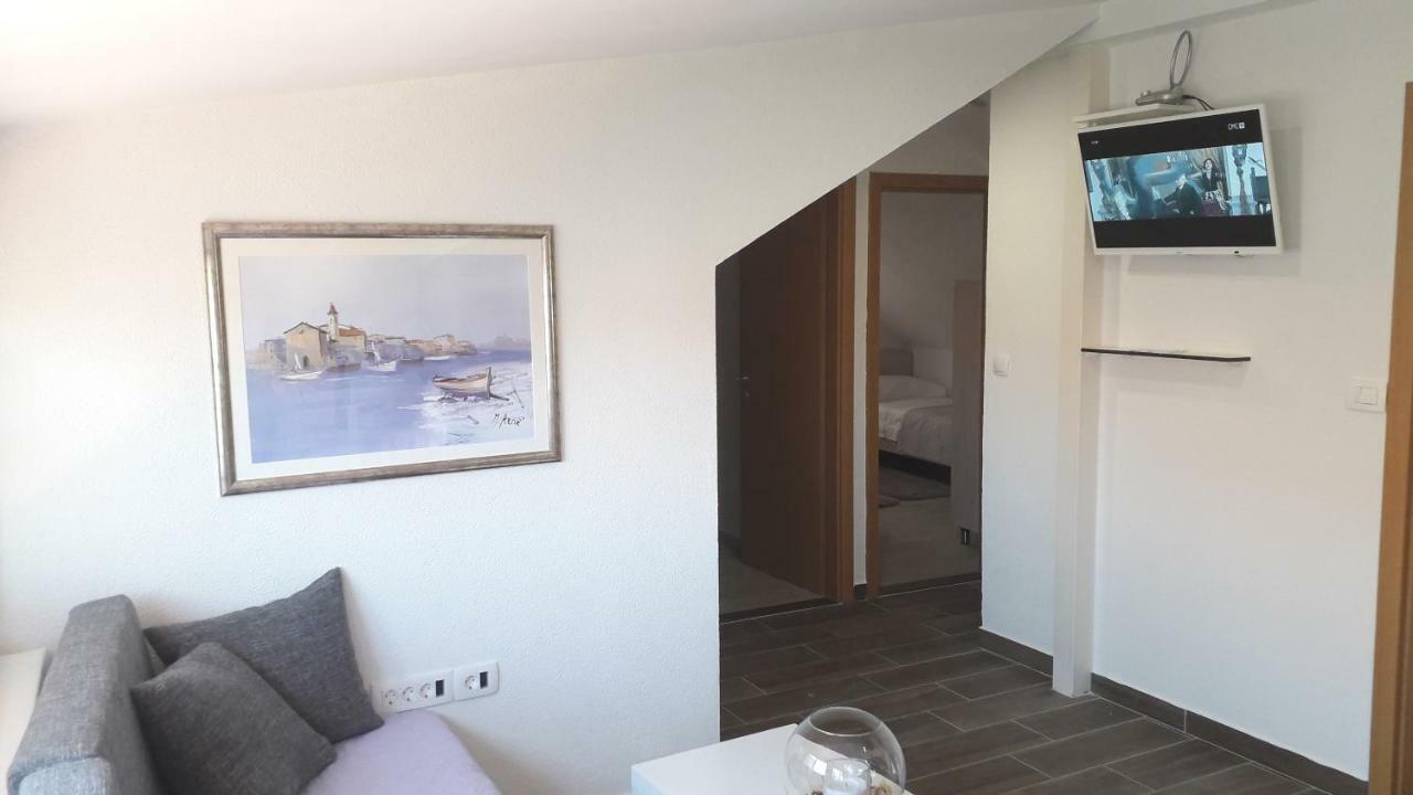 Apartmani Zilic Dugi Rat Exterior photo
