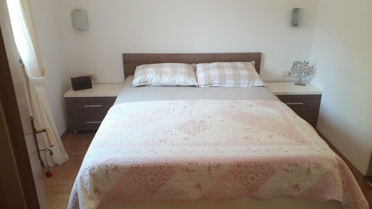 Apartmani Zilic Dugi Rat Exterior photo