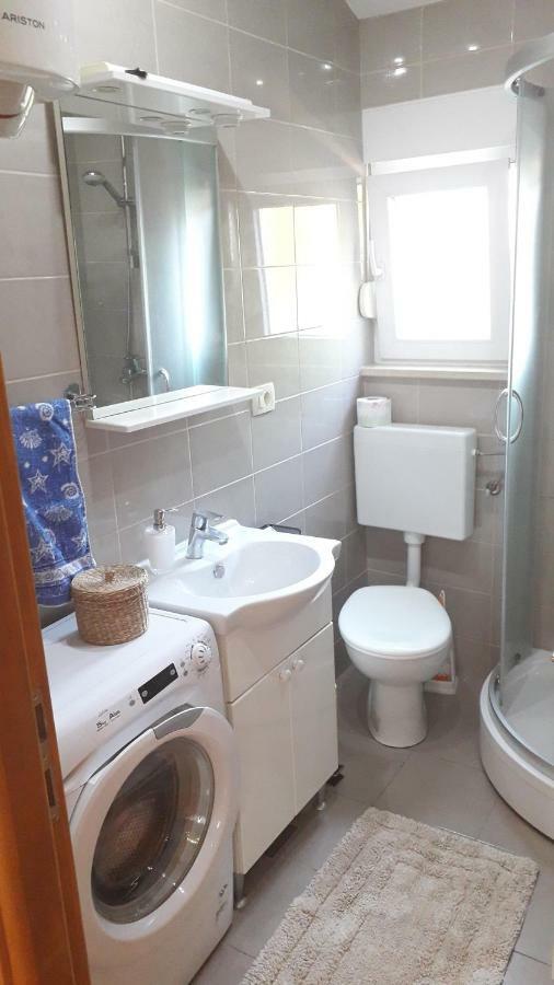 Apartmani Zilic Dugi Rat Exterior photo
