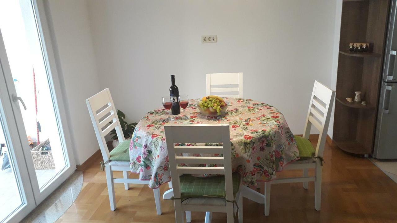 Apartmani Zilic Dugi Rat Exterior photo