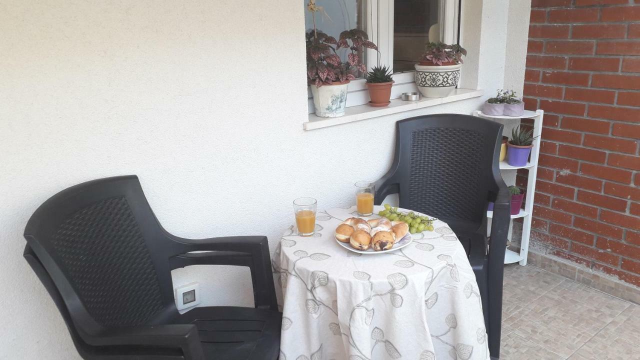 Apartmani Zilic Dugi Rat Exterior photo