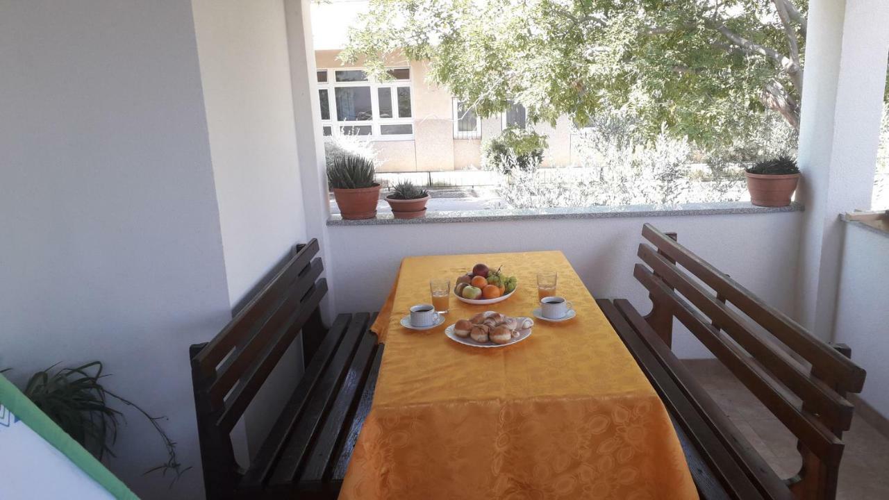 Apartmani Zilic Dugi Rat Exterior photo