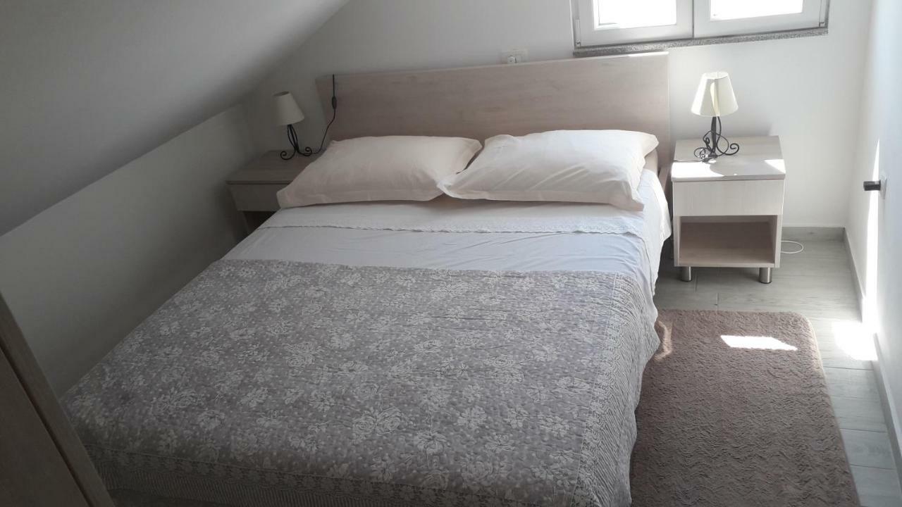 Apartmani Zilic Dugi Rat Exterior photo