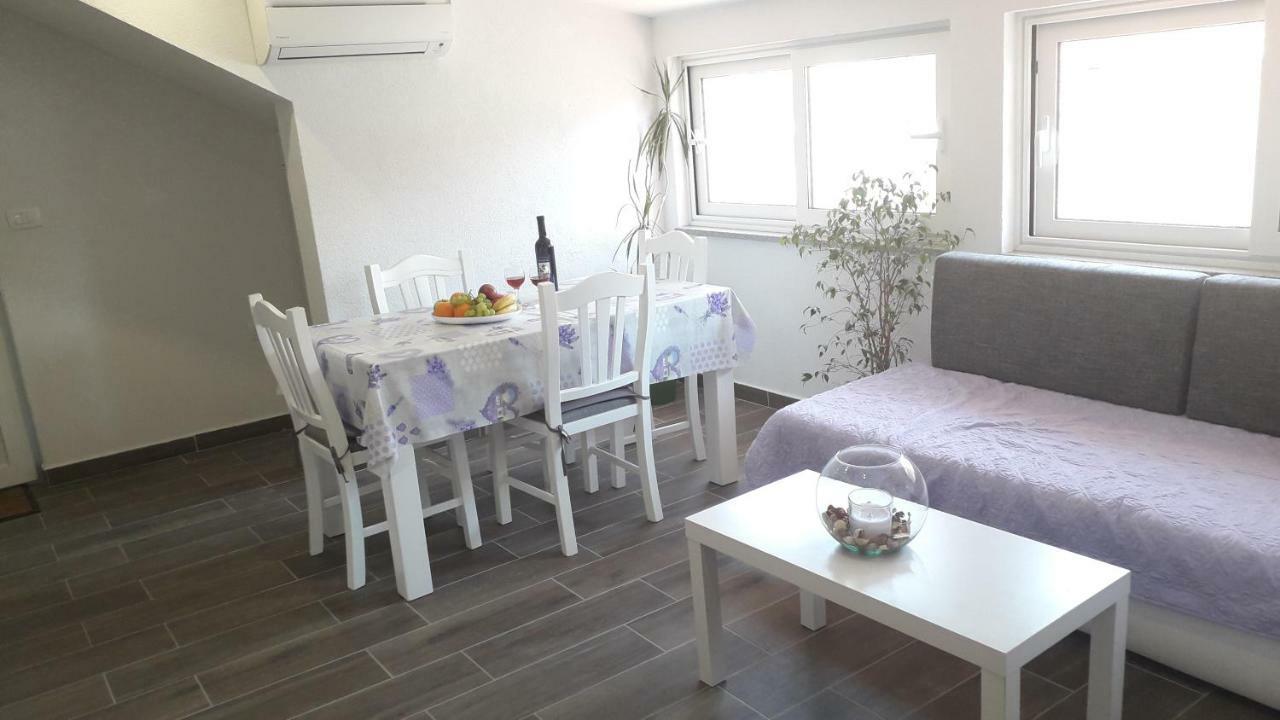 Apartmani Zilic Dugi Rat Exterior photo